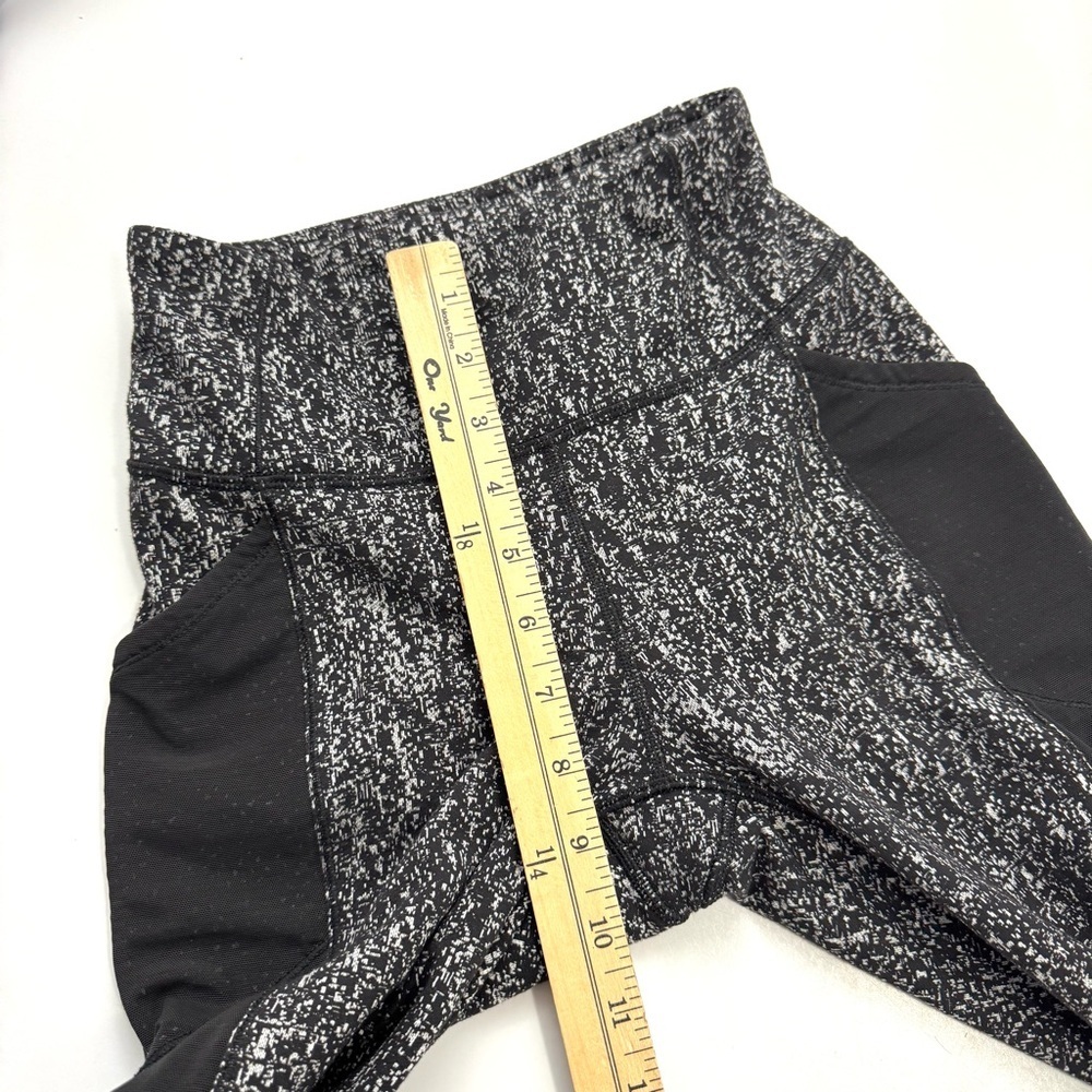 Lululemon Size 4 Fit Physique Crop 19" Leggings Luon Suited Jacquard Black White - Picture 13 of 15